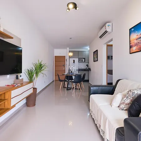 2 QUARTOS com Churrasqueira na Varanda, Piscina, Garagem interna, WiFi 500mbps, Ar Condicionado e Telas de Proteção-2